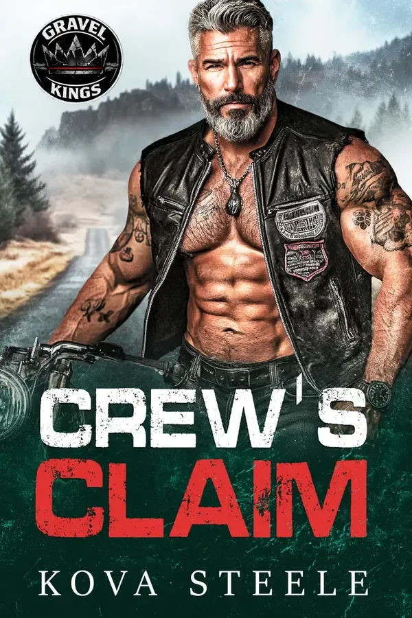 Copertina dell'ebook Crew's Claim: Grumpy Sunshine, Age Gap, Curvy Girl: un MC Romance Veloce e Sporco (Gravel Kings, Libro 1) di Kova Steele